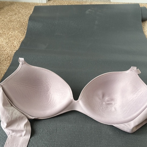 Victoria’s Secret Lined Demi - Picture 2 of 5